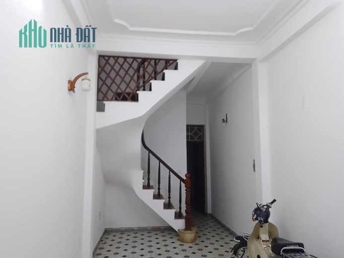 Cho thuê nhà Ngõ 1 Tạ Quang bửu 50m2 *4 Tầng 5 PN giá 14 tr/Tháng