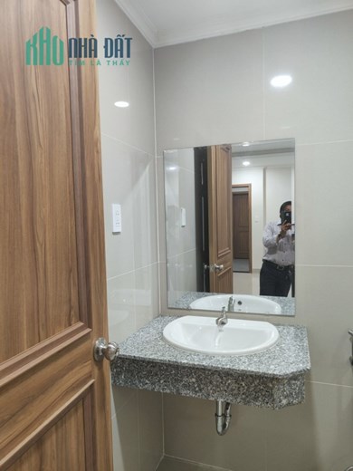Bán nhà Mặt tiền Quốc Lộ 13, P.26 Bình Thạnh, 140m2 (4.7m x 29m), Nhà mới 4 Tầng