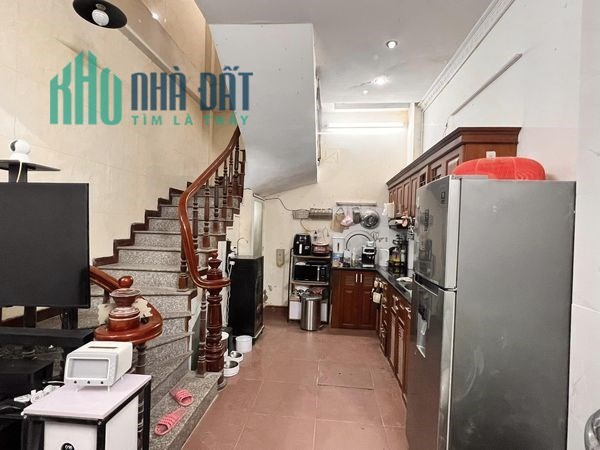 Bán nhà phố Hoàng Hoa Thám dt 30m2*5 tầng giá 3,1 tỷ