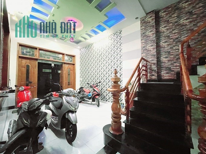Bán nhà HXH Cống Lở, P15, Tân Bình, 61m2, 5 tầng, 5PN.