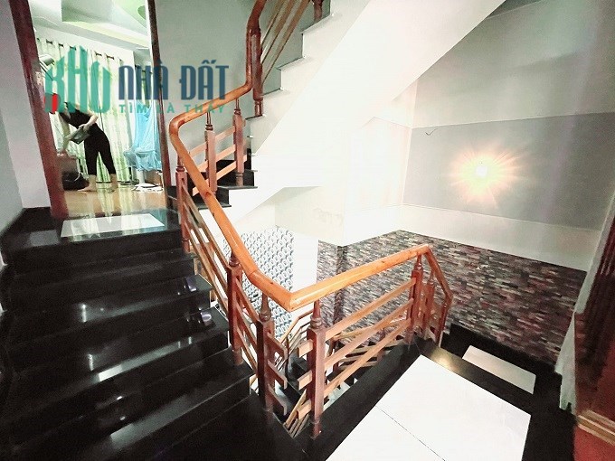 Bán nhà HXH Cống Lở, P15, Tân Bình, 61m2, 5 tầng, 5PN.