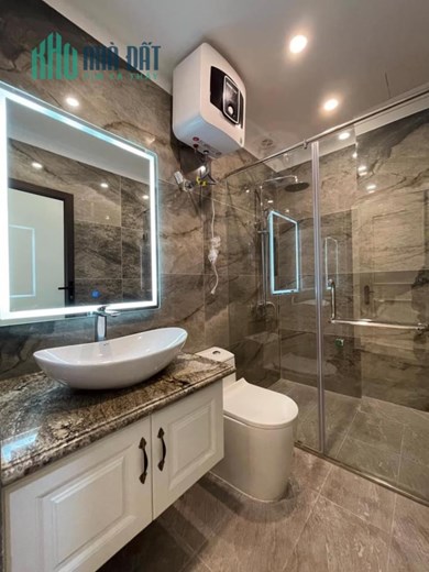 Bán nhà đẹp long lanh, ngay Uỷ Ban Phường Thuỵ Phương 74m  6.1 tỷ.