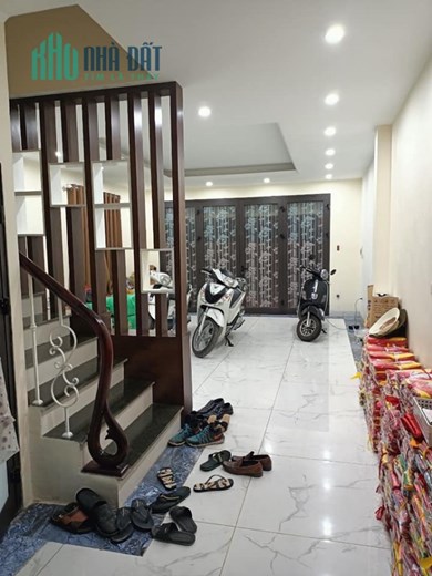 Giá cực thơm! Chùa Láng, 2 thoáng, ngõ đẹp như hoa hậu, 50m2, 3T, chỉ 4.2 tỷ