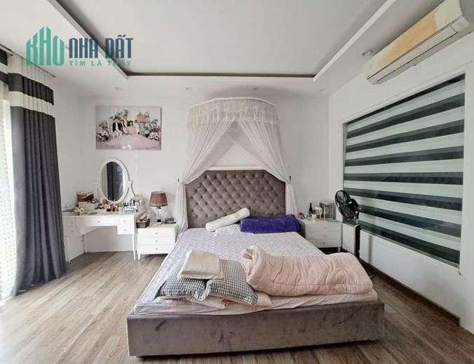 Chị Hiền bán gấp liền kề KĐT Văn Khê gần trường Quốc tế Nhật 83m2 chỉ 9.58 tỷ. LH 0989.62.6116