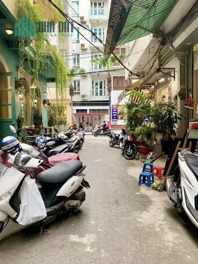 Bán nhà phố Nguyễn Chí Thanh, phân lô, ô tô đỗ, kinh doanh, 5 tầng, 37m2, 10.5 tỷ