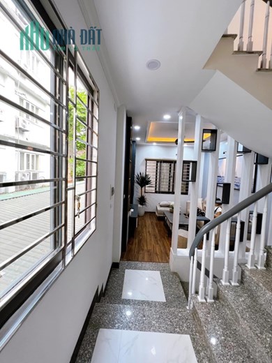 Lương Thế Vinh-Thanh Xuân 36/38mx5 tầng-3 mặt thoáng-lô góc ô tô vào nhà-full nội thất.