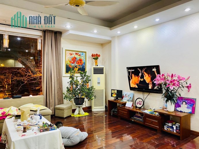 Cực đẹp nhà phố Ba Đình, 60m2, MT: 5,2m, Ô Tô Tránh, kinh doanh sầm uất, an sinh đỉnh