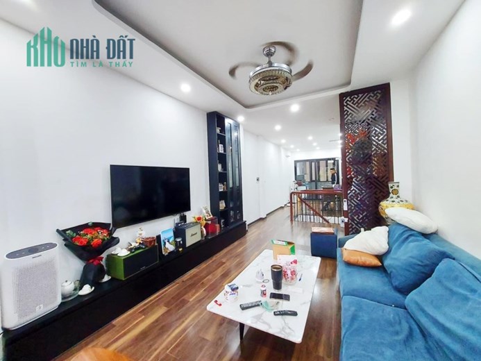 Nhà đẹp Linh Quang-Đống Đa 60mx4 tầng-3PN-2 mặt thoáng cách ô tô 30m-ô chờ thang máy