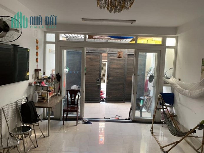 Bán nhà 3 lầu sát mặt tiền Nguyễn Kiệm, Phú Nhuận, diện tích 4.4m x 15m, giá tốt.