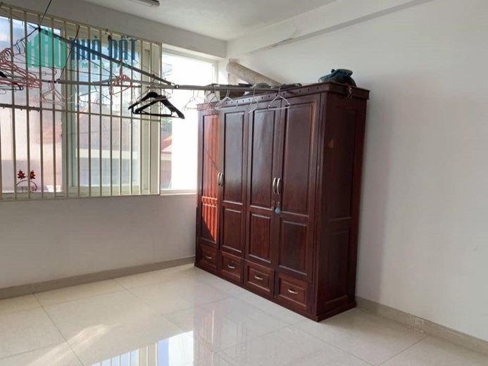 Bán nhà 3 lầu sát mặt tiền Nguyễn Kiệm, Phú Nhuận, diện tích 4.4m x 15m, giá tốt.