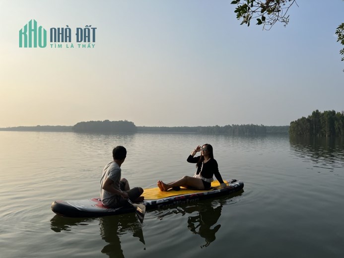 Đất view hồ Lộc Ninh 1000m2 giá 280triệu ngay khu nghỉ dưỡng cắm trại