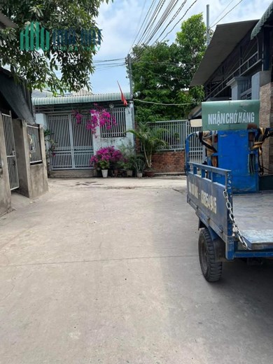Đáo hạn ngân hàng tôi cần bán gấp nhà ngay KCN Amata, DT 100m2 giá chỉ có 1 tỷ
