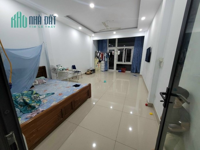 Bán Nhà Đường Trường Chinh, 4,4x25m, 3 Tầng Gần Tham Lương