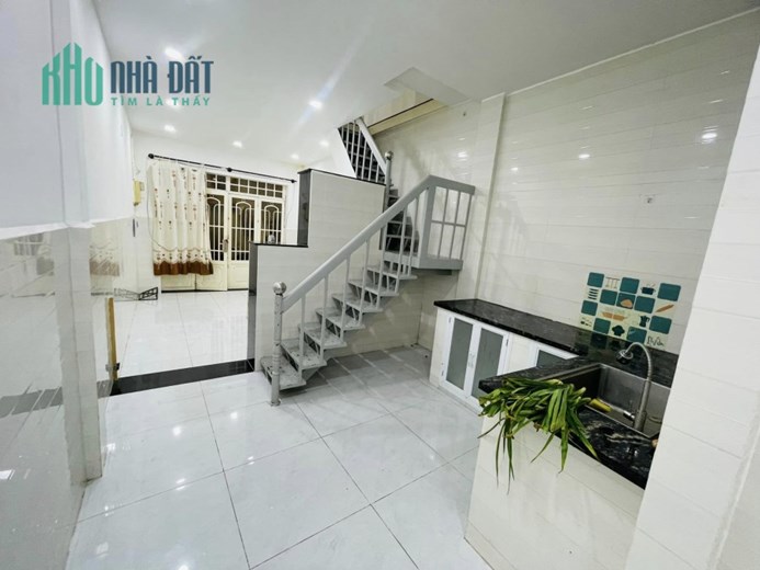 Tân Bình, Ni Sư Huỳnh Liên,2 Tầng 30m2,Sát Mặt Tiền, Chỉ 3 Tỷ NHỉnh