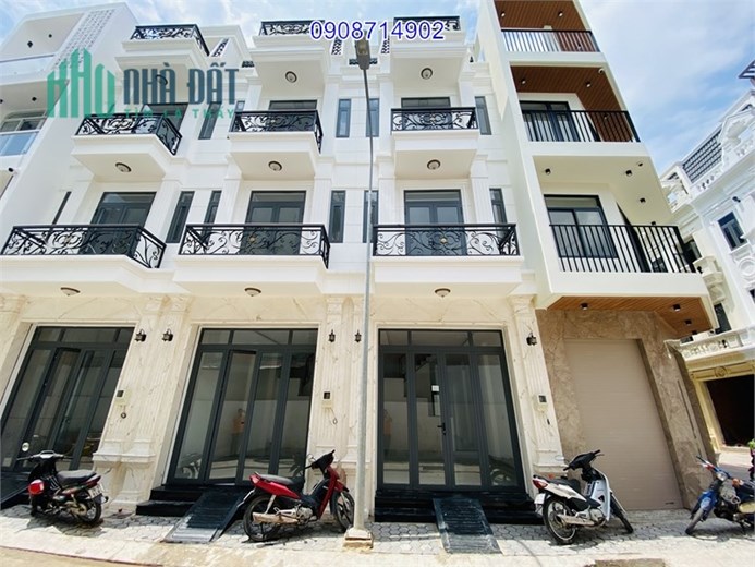 Chính chủ bán nhà 4 tầng Đ Tô Hiệu 4x16m SHR đường ô tô 12m ,  giá 8.3 tỷ /căn