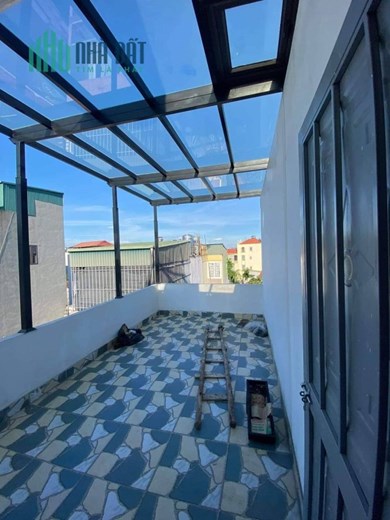 bán nhà  gần Hồ 45m x 5 tầng, mt: 6.3m
CÁCH 10m RA HỒ - 5M RA Ô TÔ TRÁNH