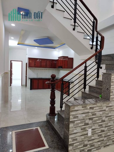 Nhà sát mặt tiền Lê Trọng Tấn, Tân Phú, 2 Tầng-95m2- xe hơi đỗ trong nhà , chỉ 7.45 tỷ