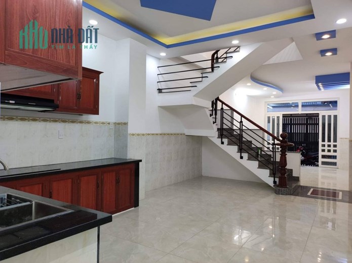 Nhà sát mặt tiền Lê Trọng Tấn, Tân Phú, 2 Tầng-95m2- xe hơi đỗ trong nhà , chỉ 7.45 tỷ