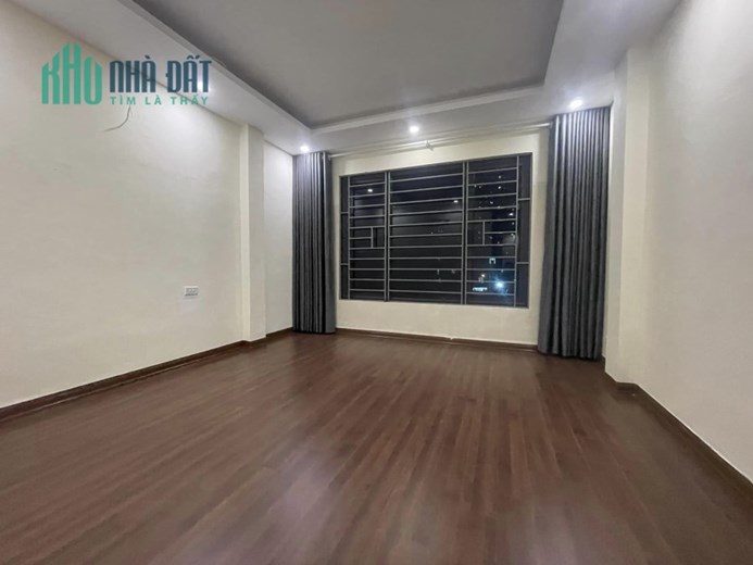 BÁN NHÀ CÁT LINH, ĐỐNG ĐA, Ô TÔ, KINH DOANH, 55M2 5T MT4M, GIÁ 7.6 TỶ