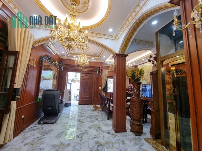 Mặt phố Nhân Hòa LÔ GÓC 96M 8 tầng 1 hầm doanh thu 1.5 tỷ/ năm giá 35 tỷ lh 0975124520