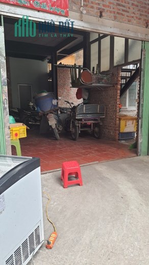 Nhà em có cho thuê ky ốt, địa điểm bán hàng kinh doanh và cho thuê căn hộ ở tầng 3. Nhà mặt tiền