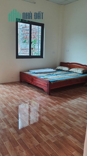 Nhà em có cho thuê ky ốt, địa điểm bán hàng kinh doanh và cho thuê căn hộ ở tầng 3. Nhà mặt tiền