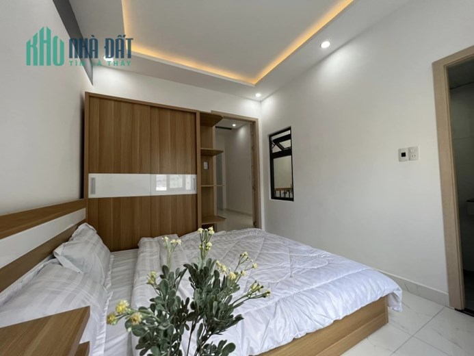 Nhà 2 tầng Trần Cao Vân sát Lê Độ kiệt thẳng thông gần đường