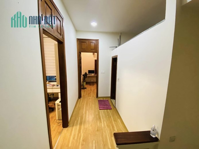 Bán nhà GẦN ROYAL CITY 65m2, MT 6.3m chỉ 6 Tỷ 5 GẦN Ô TÔ, GẦN PHỐ, BÃI ĐỂ XE Lh 0969356066