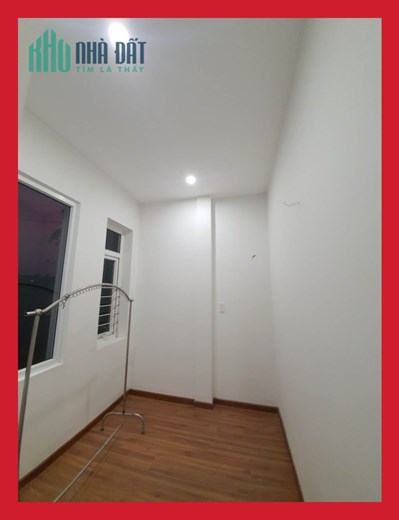 Cần bán gấp nhà MT Đô Đốc Tuyết. Hòa Xuân. Quận Cẩm Lệ. 96m2.2 tầng. 3PN. Cạnh công viên