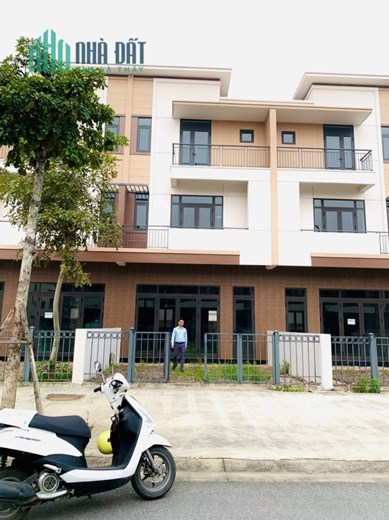 Bán nhanh căn shophouse trục 26m tuyến phố đi bộ Khu ĐT Centa Vsip giá rẻ hơn thị trường hơn 1 tỷ