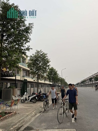 Bán nhanh căn shophouse trục 26m tuyến phố đi bộ Khu ĐT Centa Vsip giá rẻ hơn thị trường hơn 1 tỷ