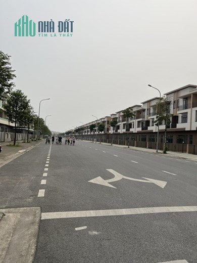 Bán nhanh căn shophouse trục 26m tuyến phố đi bộ Khu ĐT Centa Vsip giá rẻ hơn thị trường hơn 1 tỷ