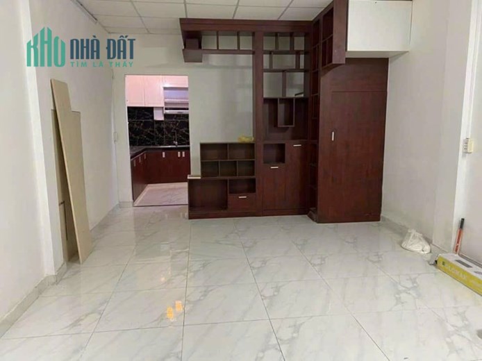 Bán nhà ngay hẻm 440 thống nhất P16
-- Diện tích : Ngang 4.20m dài gần 13m cn 54m2
-- Hiện trạng