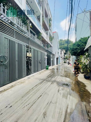Bán nhà ngay hẻm 440 thống nhất P16
-- Diện tích : Ngang 4.20m dài gần 13m cn 54m2
-- Hiện trạng