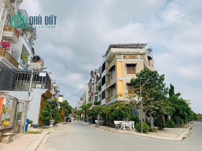 Bán nhà riêng. 4 TẦNG trong KDC đẹp đồng bộ, P. Linh Trung Thủ Đức, giá tốt