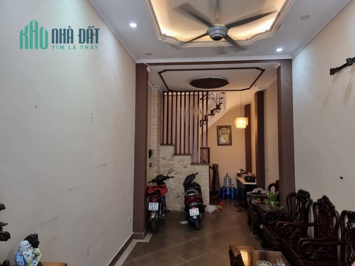 Bán nhà Âu Cơ, nhà đẹp, 2 thoáng, sổ riêng, DT 31mx3T, chỉ 2.5 tỷ