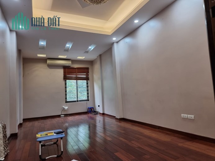 Bán nhà Âu Cơ, nhà đẹp, 2 thoáng, sổ riêng, DT 31mx3T, chỉ 2.5 tỷ
