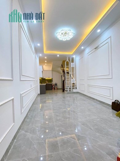 BÁN NHÀ THANH NHÀN, SAU NHÀ MẶT PHỐ VỈA HÈ Ô TÔ TRÁNH,6 TẦNG Ở LUÔN GIÁ CHỈ 5.2 TỶ