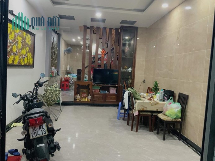 Cho thuê mặt bằng tầng trệt khu vực đông học sinh - sinh viên- văn phòng quận Tân Bình