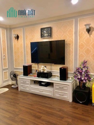 Bán gấp nhà Phạm Văn Đồng, ô tô vào nhà gần Hoàng Quốc Việt nhỏ 48m chỉ 4.5 tỷ