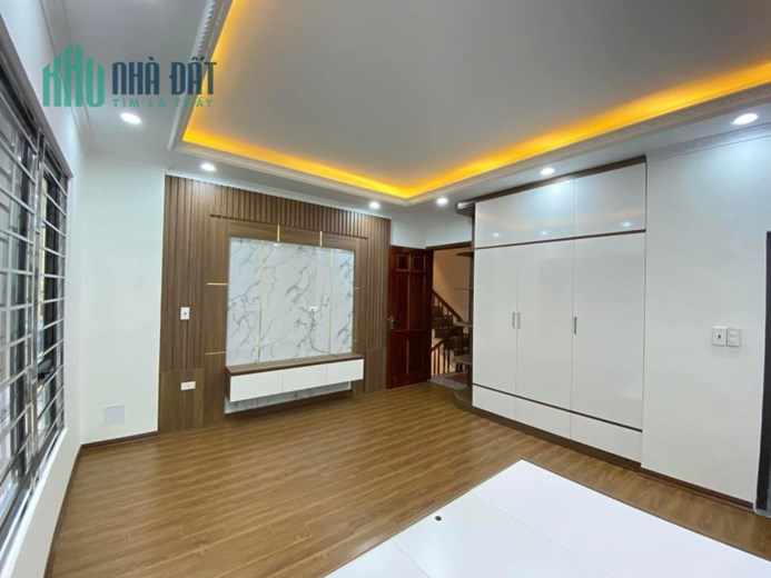 TRUNG TÂM NGÃ TƯ SỞ, NHÀ 38M x 6 TẦNG,  ĐẸP Ở NGAY 5M Ô TÔ ĐÔ, 50M RA PHỐ LH: 0989041158