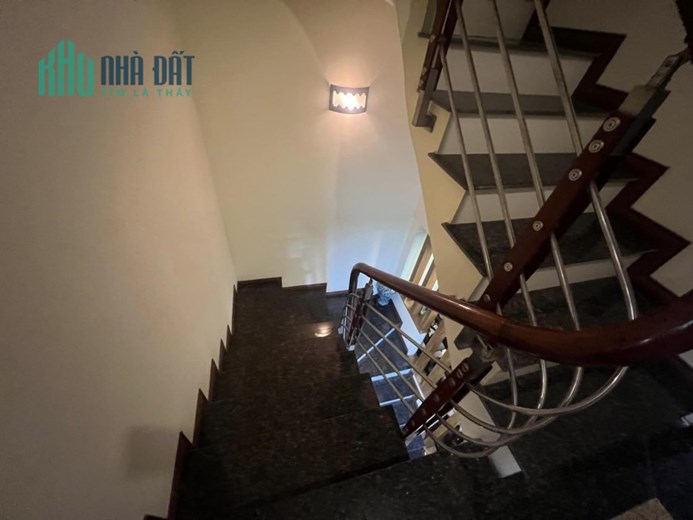 Hàng Hiếm ! Bán nhà Ngọc Thuỵ oto tránh, 53m x 4T chỉ 3 tỷ45