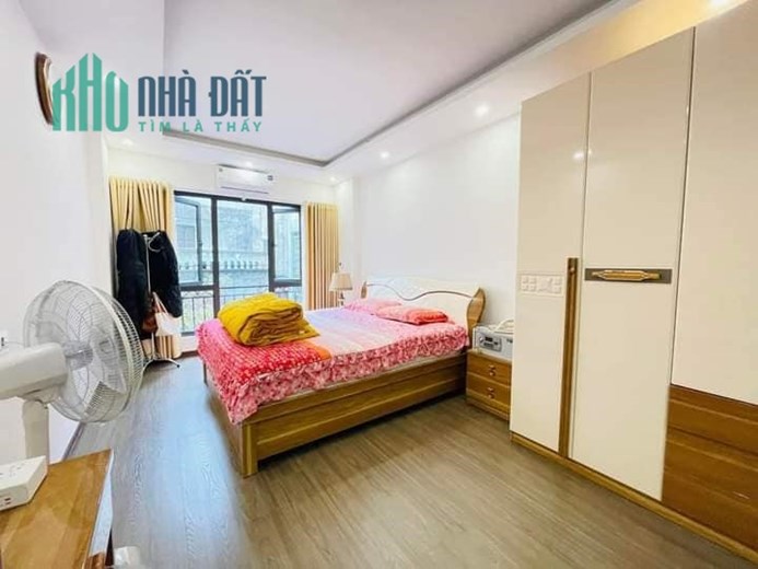 GIÁ HƠN 5 TỶ NHÀ ĐẸP 6 TẦNG NGÕ THOÁNG - GẦN TRƯỜNG ĐẠI HỌC NGOẠI THƯƠNG - QUẬN ĐỐNG ĐA - GẦN PHỐ