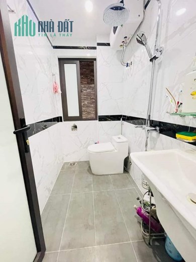 GIÁ HƠN 5 TỶ NHÀ ĐẸP 6 TẦNG NGÕ THOÁNG - GẦN TRƯỜNG ĐẠI HỌC NGOẠI THƯƠNG - QUẬN ĐỐNG ĐA - GẦN PHỐ
