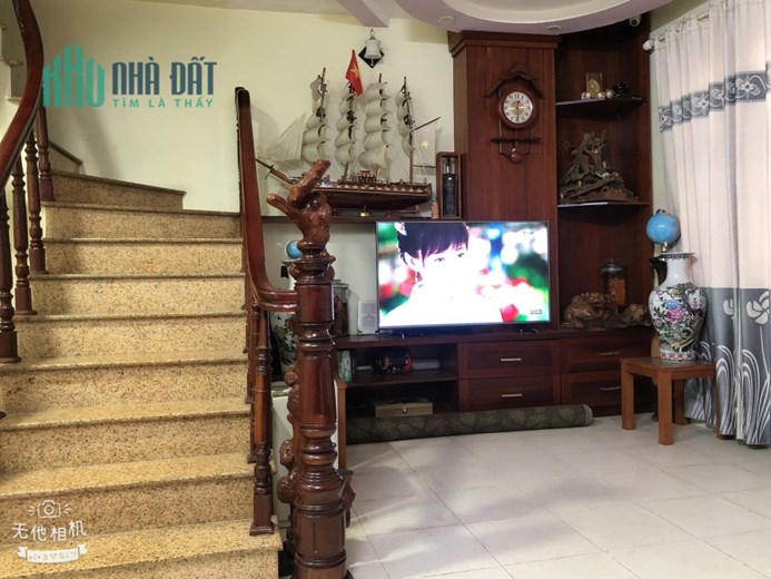 Ngọc Thuỵ nhà 2T cũ 118m ngõ rộng chỉ 4 tỷ 1