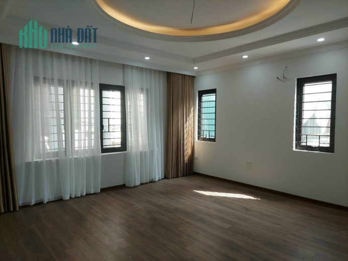 Bán nhà Trần Kim Xuyến-MạcThái Tổ, 64m2, lô góc mặt tiền 16m, 5 tầng, Phân lô ôtô tránh, kd đa