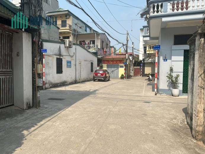 Bán Nhà MỚi xây 30m Ngọc Thụy. Gần chợ giá hơn 3 tỉ