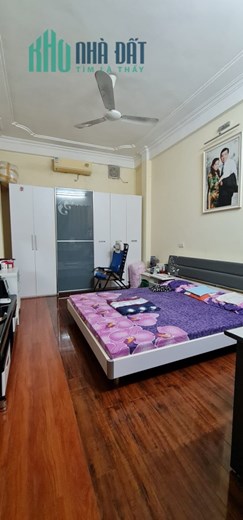 Nhà phố Ngọc Hà 55X5T, ngõ thẳng, ô tô đỗ cửa, gần mặt phố, ở luôn, nhỉnh 9 tỷ.