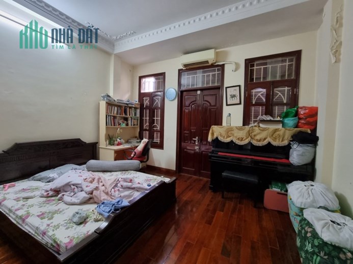 BÁN NHÀ PHÂN LÔ TRẦN QUỐC HOÀN, DT45Mx 5 TẦNG, GARA Ô TÔ, NGÕ THÔNG, NHỈNH 10 TỶ, LH 0878679666