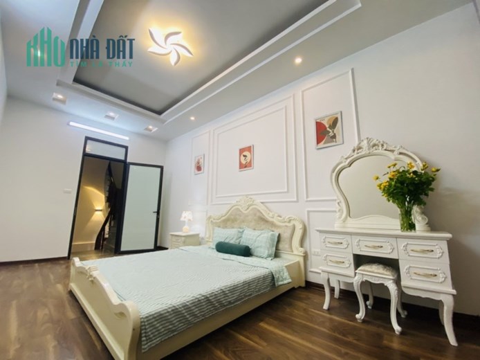 BÁN NHÀ TRẦN QUỐC HOÀN, LÔ GÓC, 2 THOÁNG, Ô TÔ TRÁNH, KINH DOANH, DT65M, 5 TẦNG, MT5M, 15.5 TỶ,